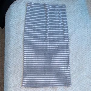 GARAGE GRAY AND WHITE STRIPPED SKIRT